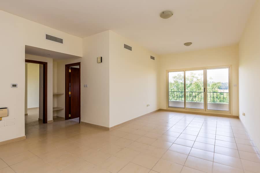 Investor Ready 1 Bedroom - Golf Course View