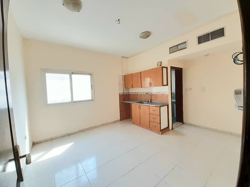 Close kitchen studio available near bus station central gas family home 30 Days free Muwailih