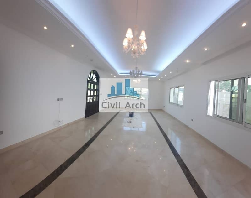 Fabulous 6 Bedroom Independent Villa, 2 Majlis, 2 servent  Quarter, Swimming Pool, Garden