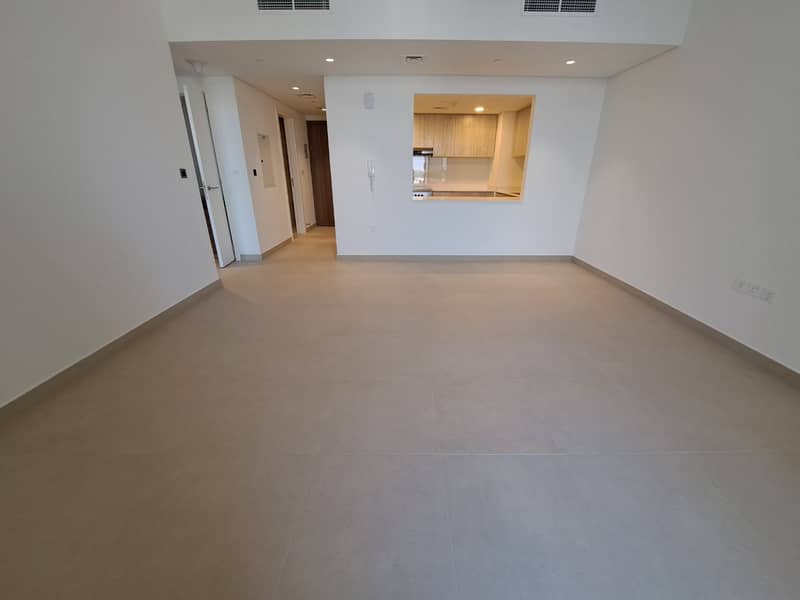 Spacious  Brand New 1 Bedroom ,WITH POOL,GYM,GARDEN,PARKING,OPEN CINEMA