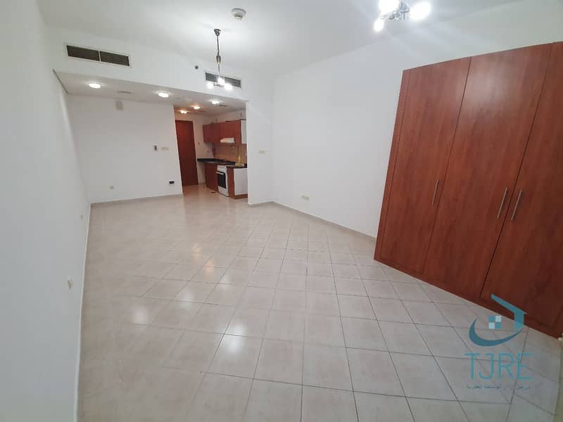 位于迪拜生产城(IMPZ)，新月大厦，新月大厦A座 的公寓 255000 AED - 6313608