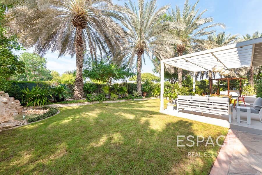 Great Central Location - Extended - Beautiful Garden