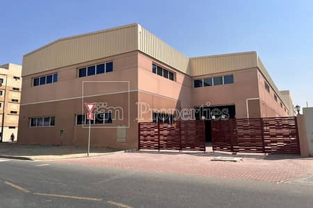 Warehouse for Rent in Jebel Ali, Dubai - Modern facility / High ceiling / Corner plot