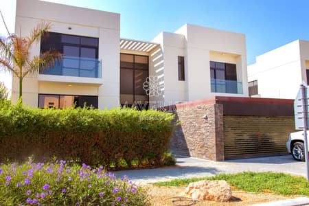 6 Bedroom Villa for Rent in DAMAC Hills, Dubai - Private Pool | Luxury 6BR+Maids Villa | Lake View