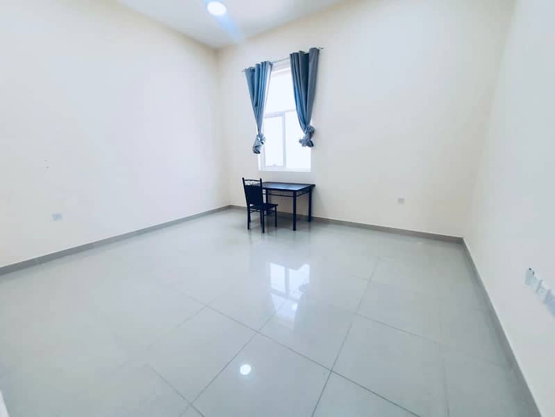 luxury duplex 5bhk villa with mide room parking in Al Tai Area only 100k