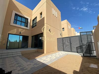 3 Bedroom Villa for Sale in Sharjah Sustainable City, Sharjah - Luxurious 3 BR villa - 10% down payment only - Corner unit - huge Plot