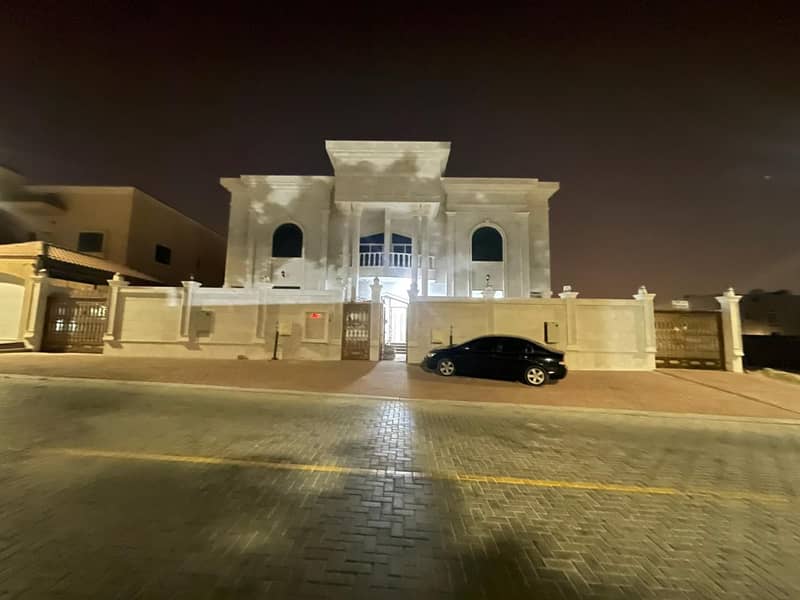 Luxurious 5 bedroom is available for rent in Nasma Residence for 125,000 AED Yearly