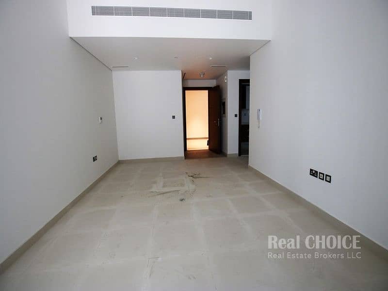 Brand new  and Spacious 1 BR l 12 months Rent l 12 Cheques