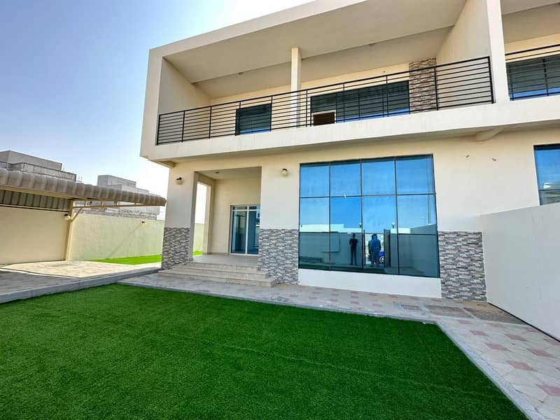 Spacious 5 bedrooms villa available for rent in nasma residence for 105,000 AED