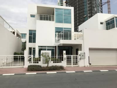 4 Bedroom Villa for Sale in Al Sufouh, Dubai - Freehold l Triplex 4 + Maid  l Elevator