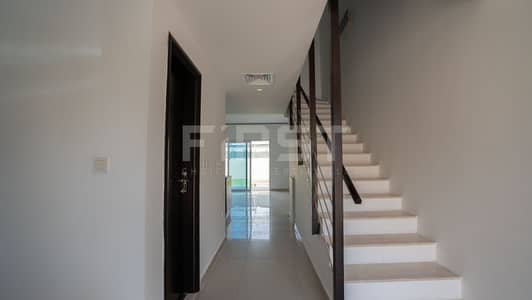 2 Bedroom Villa for Sale in Al Reef, Abu Dhabi - Vacant | Excellent Homey Spacious Villa.
