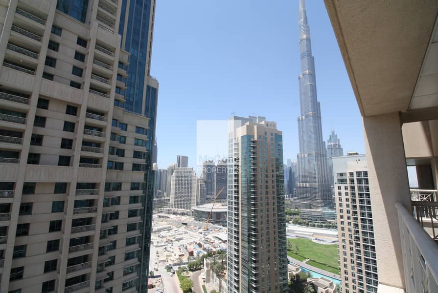 Stunning Full Burj Khalifa and Pool View