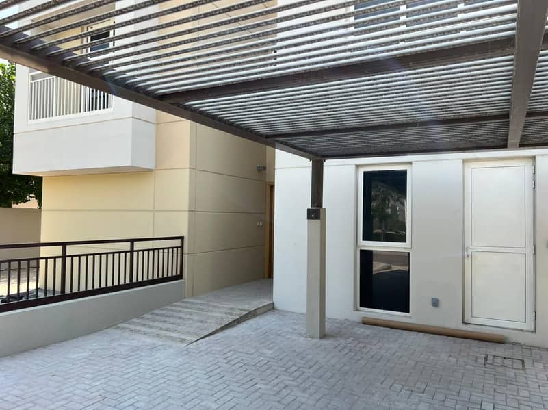 Brand New 5BR Super Deluxe Villa in  Ph 2 Al Zahia