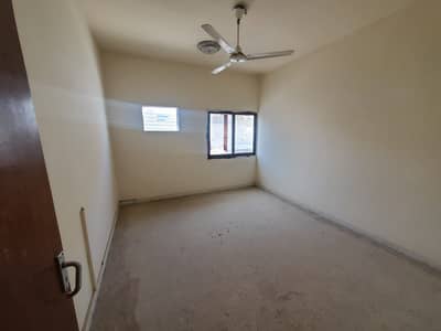 2 Bedroom Apartment for Rent in Al Mujarrah, Sharjah - 1 MONTHE FREE 2 BHK APARTMENT FOR STAFF AND BACHELORS AND GOOD LOCATION MUJARRAH NEAR SHARJAH KONISH