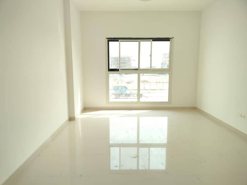 LARGE 1BEDROOM +MAIDE ROOM  SPACIOUS FAMILY LAYOUT APARTMENT READY TO MOVE