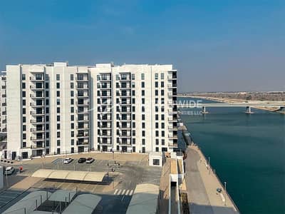 3 Bedroom Apartment for Sale in Yas Island, Abu Dhabi - A Sophisticated Apartment with Partial Canal View