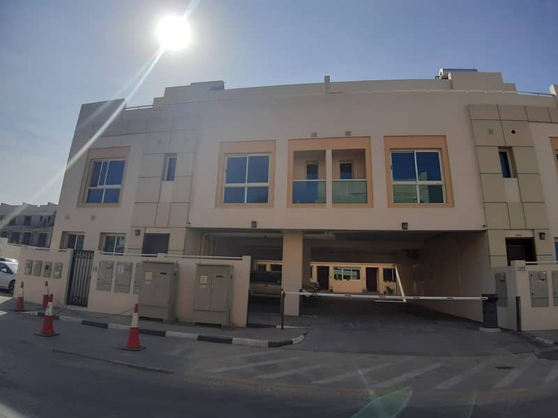 تاون هاوس في أبو هيل،ديرة 3 غرف 80000 درهم - 6516862