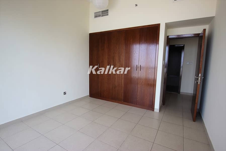 Ready to move in !! Large 2 Bedroom Apartment  8 BLVD Walk on higher floor, Chiller Free @ AED. 140 K  (VASTU COMPLIANT)