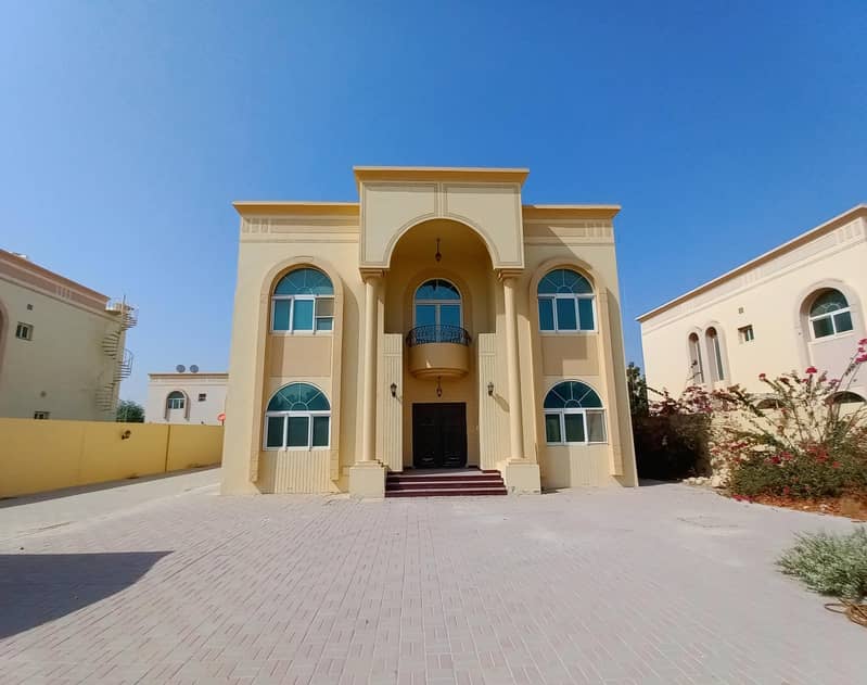 Spacious! 5bhk Villa in gharayen ,100k in 4 pyment