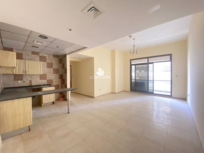 شقة في برج حمزة مدينة دبي الرياضية 2 غرف 670000 درهم - 6518700