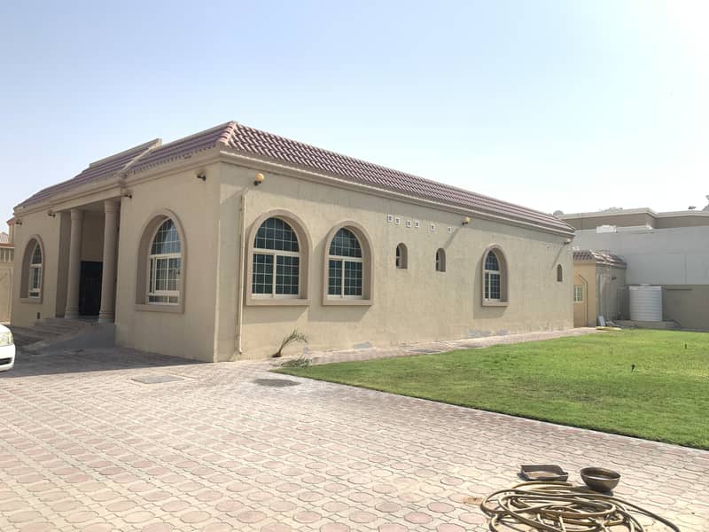 AMAZING BRAND NEW VILLA FOR RENT IN alwarqaa 5 BHK + with service block