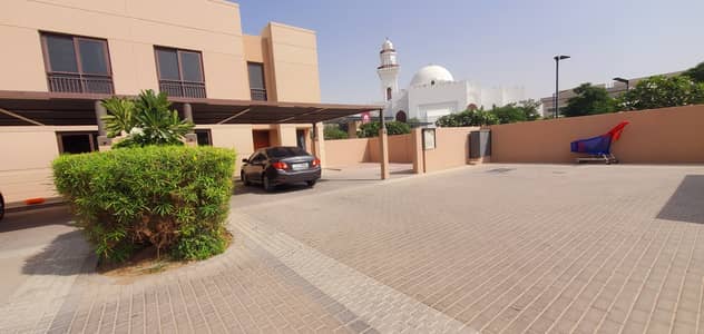 4BR + Corner Villa Available in New Condition with  Beautiful Design Rent only 150kwith 4 Cheques