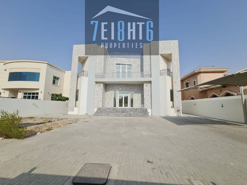 Beautifully presented: 5b/r good quality indep villa + maid room + driver room + maid room +garden for rent in Khawaneej