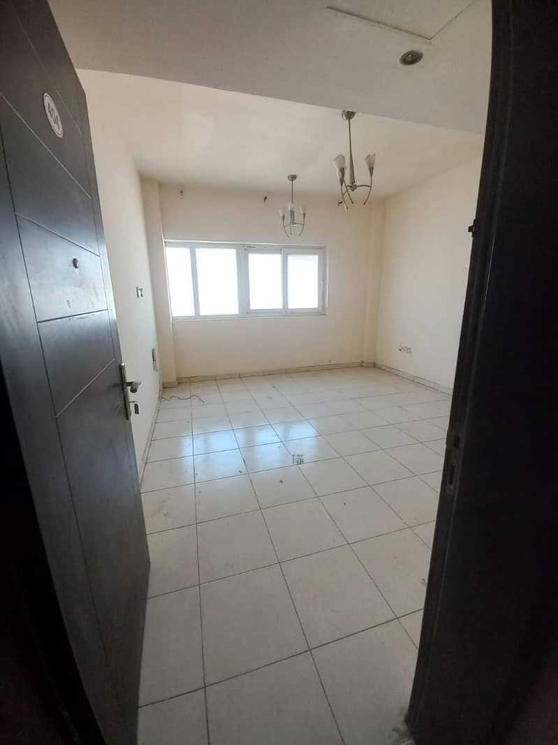 For rent - 1bedroom -family bulding-13thousand - in Sharjah AlNabaa