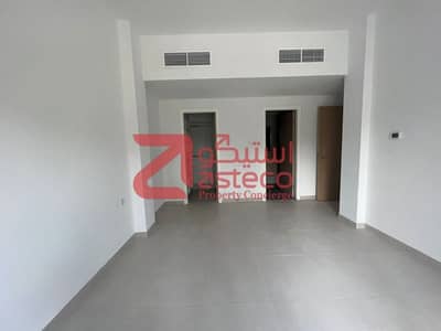 2 Bedroom Apartment for Rent in The Gardens, Dubai - Closed Kitchen I Gated | Lush Green Community