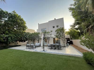 4 Bedroom Villa for Sale in The Meadows, Dubai - Meadows 5 | Type 12 | 4 Beds |Lakes  view