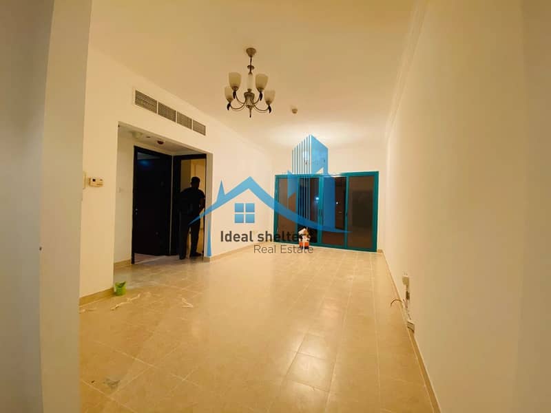 Near to metro station massive 3bhk with laundry room