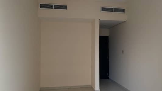 فلیٹ 1 غرفة نوم للبيع في مدينة الإمارات‬، عجمان - شقة في برج الزنبق مدينة الإمارات‬ 1 غرف 160000 درهم - 6271477
