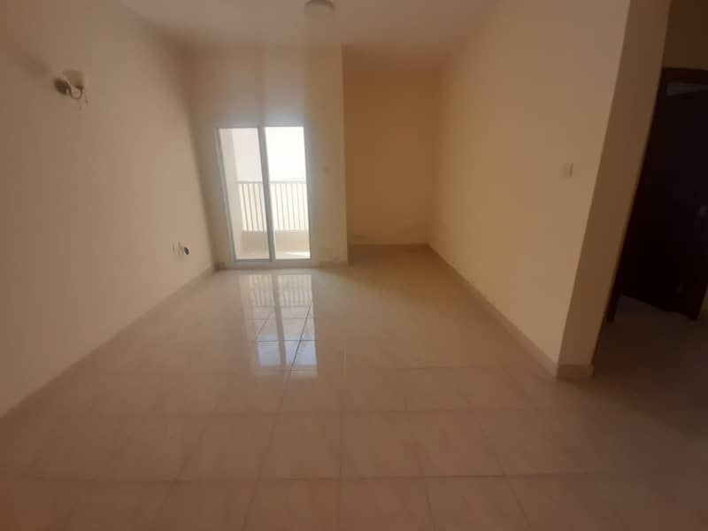 HOT offer 1 BHK with balcony just 19k Hoshi Sharjah