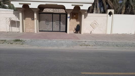 8 Bedroom Villa for Sale in Musherief, Ajman - For sale urgent villa in a great location corner of two streets in Mushairef citizen Ajman The villa is 25 years old The price is very attractive The