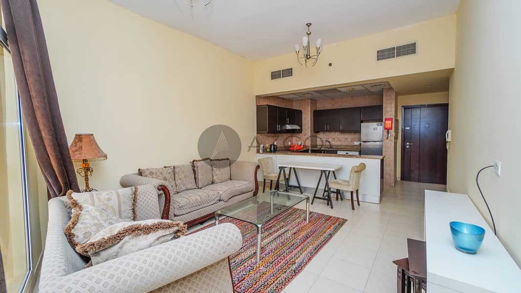 Fully furnished| Spacious Living |Next to Bus Stop