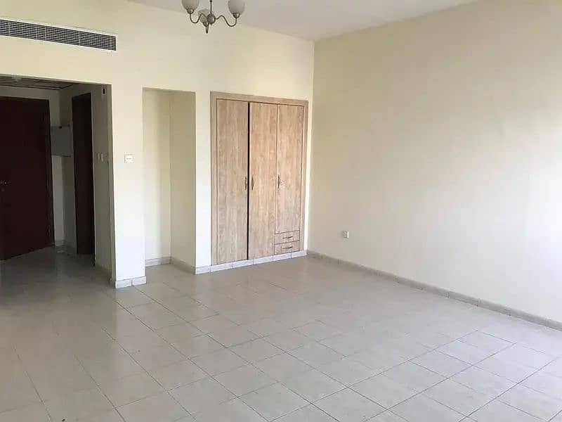 شقة في L-04،الحي اليوناني،المدينة العالمية 23000 درهم - 6363785 شقة في L-04،الحي اليوناني،المدينة العالمية 23000 درهم - 6363785
