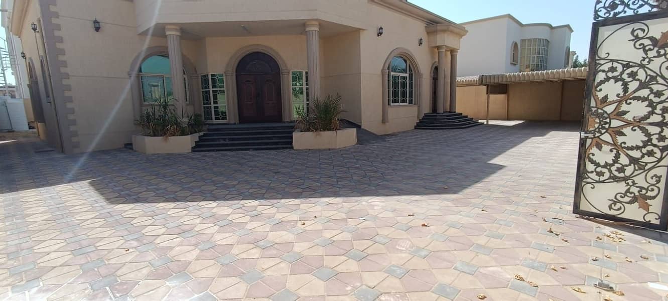 For rent a one-floor villa in Raqaib,Citizen electricity.