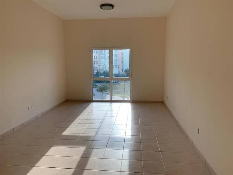 Close to Metro U type 1 BR For Sale Vacant On transfer