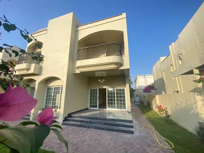 MODERNED INDEPENDENT WELL MAINTAINED VILLA IN JUMEIRAH 2