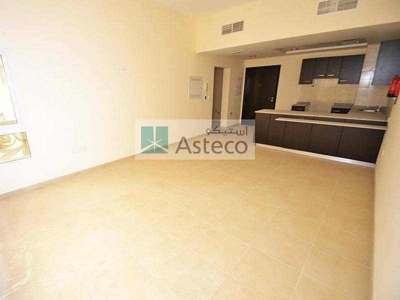 Spacious 1 Bed | Open Kitchen with Balcony