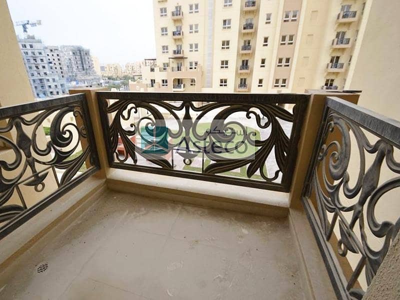 2 Spacious 1 Bed | Open Kitchen with Balcony