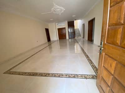 فیلا 11 غرف نوم للايجار في المرور، أبوظبي - فیلا في المرور 11 غرف 290000 درهم - 6529833