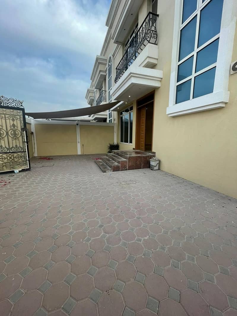 Brand new amazing Quality 4 bedroom all Master villa in Mirdif