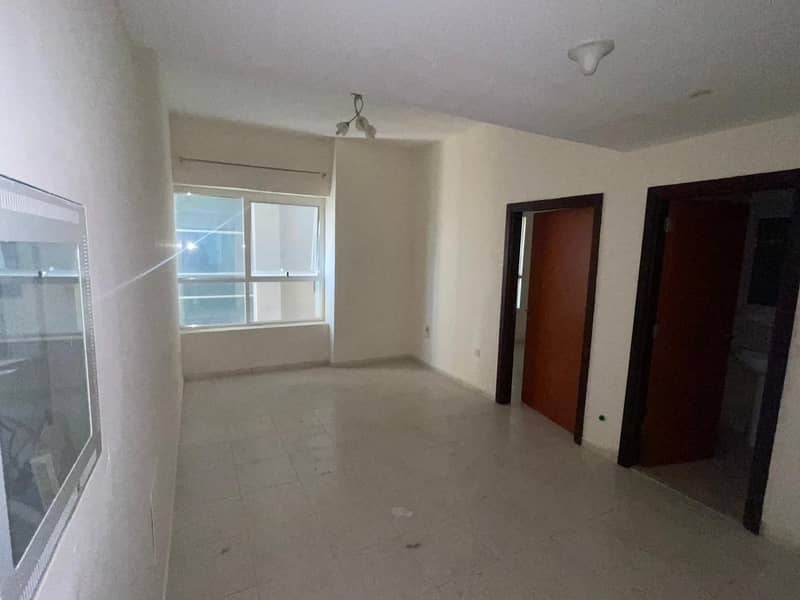 CLOSE KITCHEN ONE BEDROOM HALL WITH PARKING FOR SALE IN GARDEN CITY (160K)