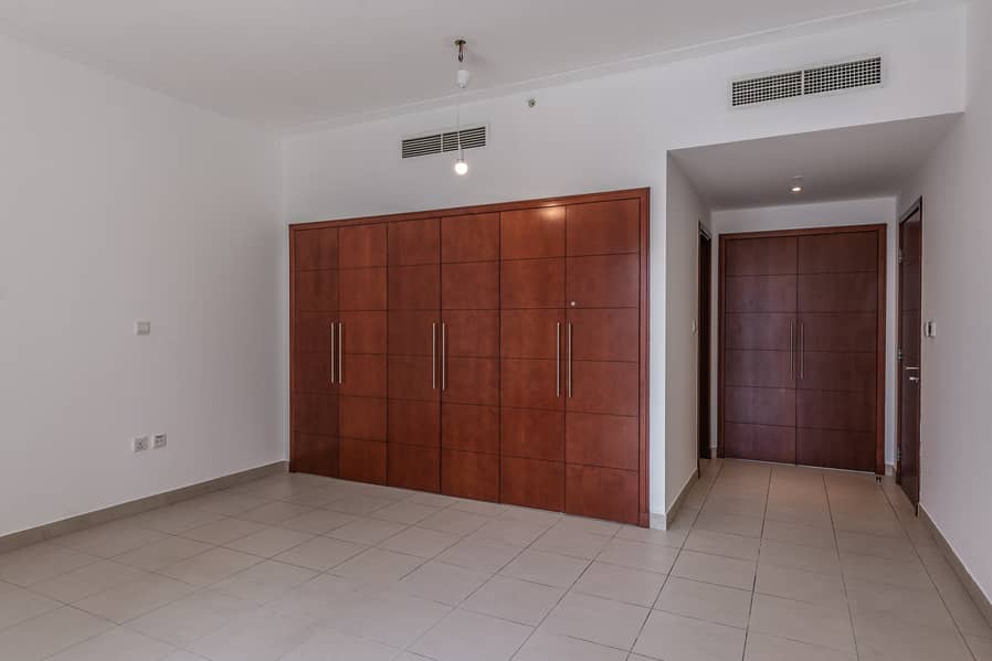 6 Ax Capital Real Estate is pleased to offer this stunning 2-Bedroom apartment in South Ridge Tower 6 offering stunning vi
