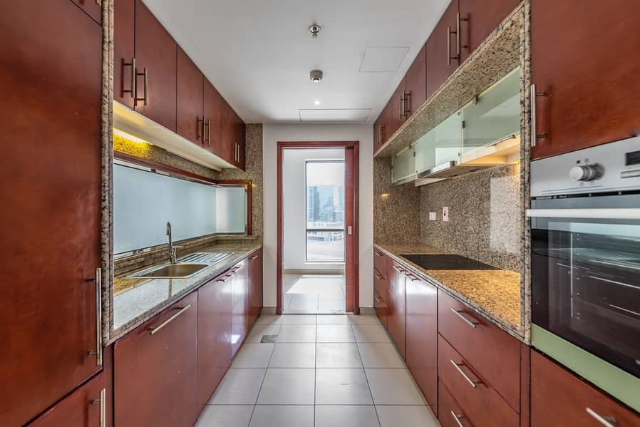 12 Ax Capital Real Estate is pleased to offer this stunning 2-Bedroom apartment in South Ridge Tower 6 offering stunning vi