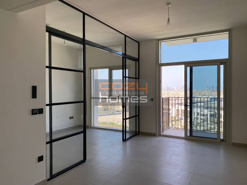 Modern 2bed with Panoramic view of the mall and Community