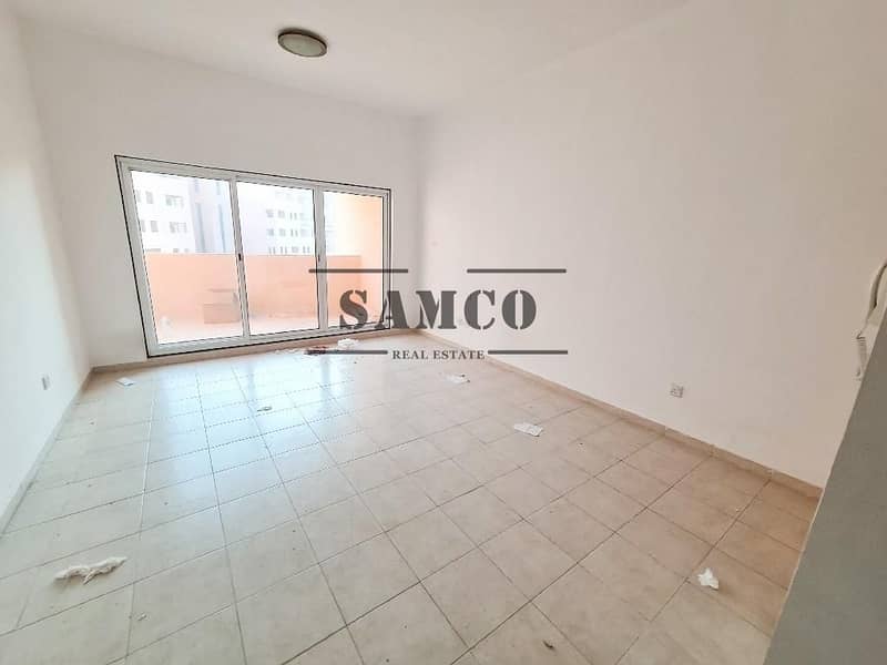 Spacious Studio with Balcony for Rent in Discovery Gardens