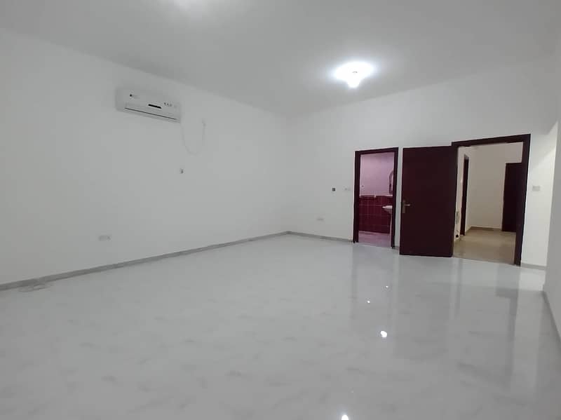 PRIME LOCATION ! MONTHLY 3900/-, 1 BED ROOM w/ CLOSE KITCHEN AND BIG HALL, ADDC INCLUDE