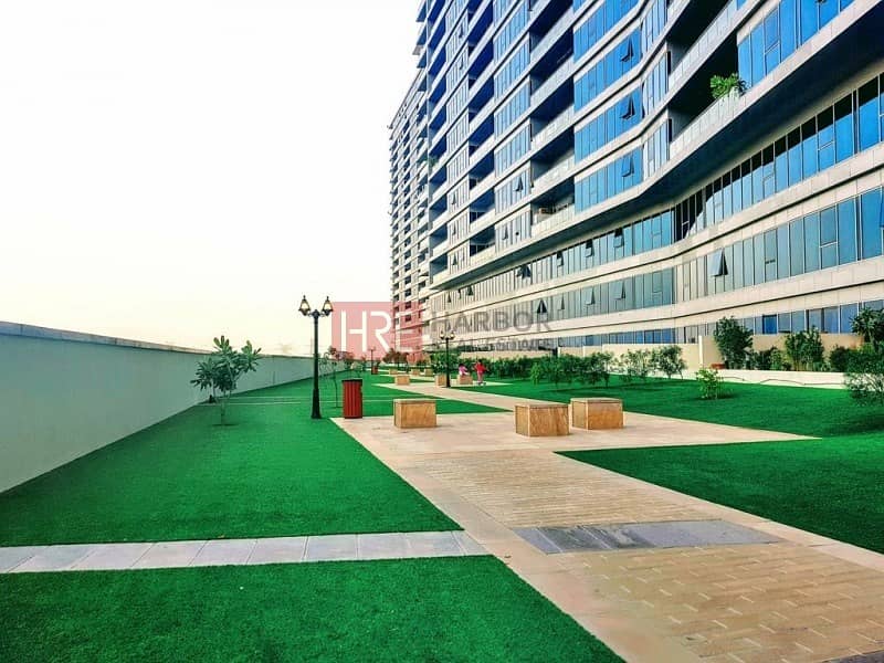 Spacious High Floor 1BR Apt. with Lush Greenery View Spacious High Floor 1BR Apt. with Lush Greenery View